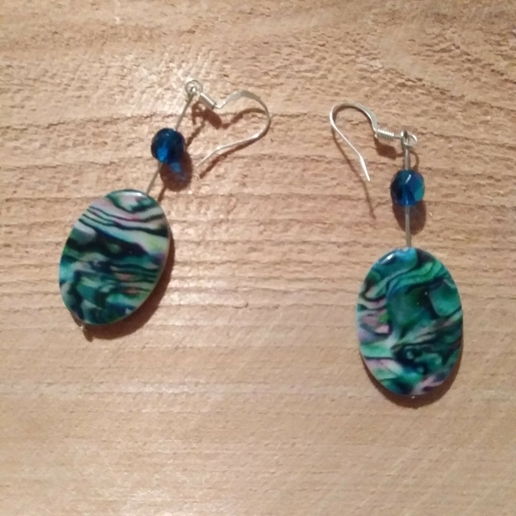 🦄Abalone Shell Earrings - Picture 3 of 4